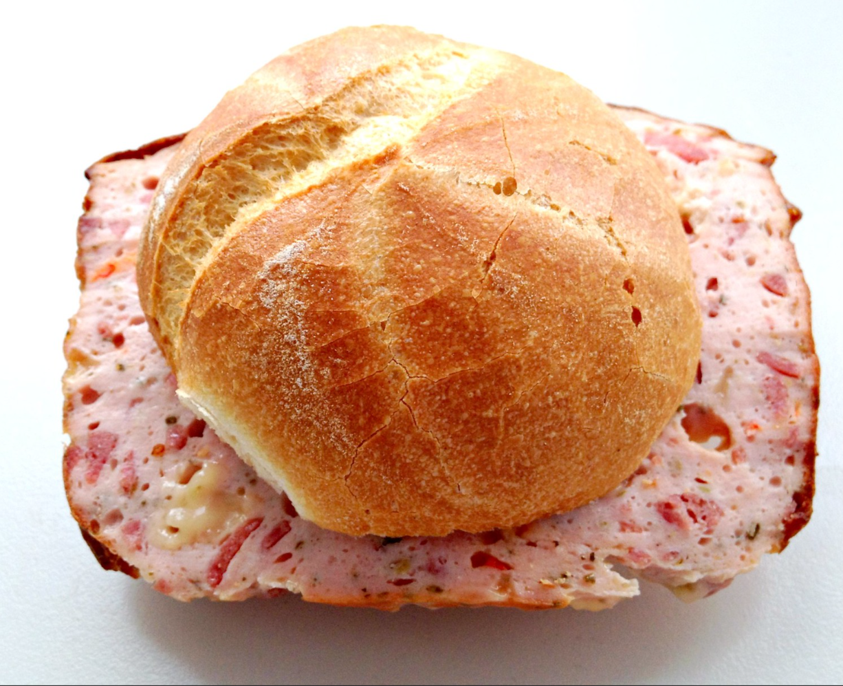 Pizzaleberkäse Semmel
