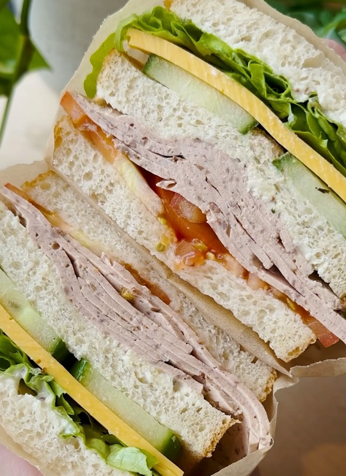 Lyoner Clubsandwich